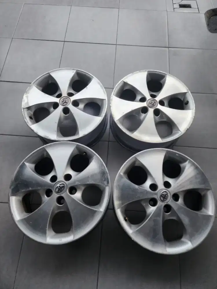 Dijual velg Alphard  ukuran r17
