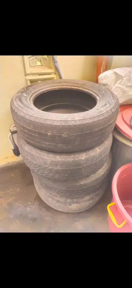 Di jual Ban bekas bridgeston turanza