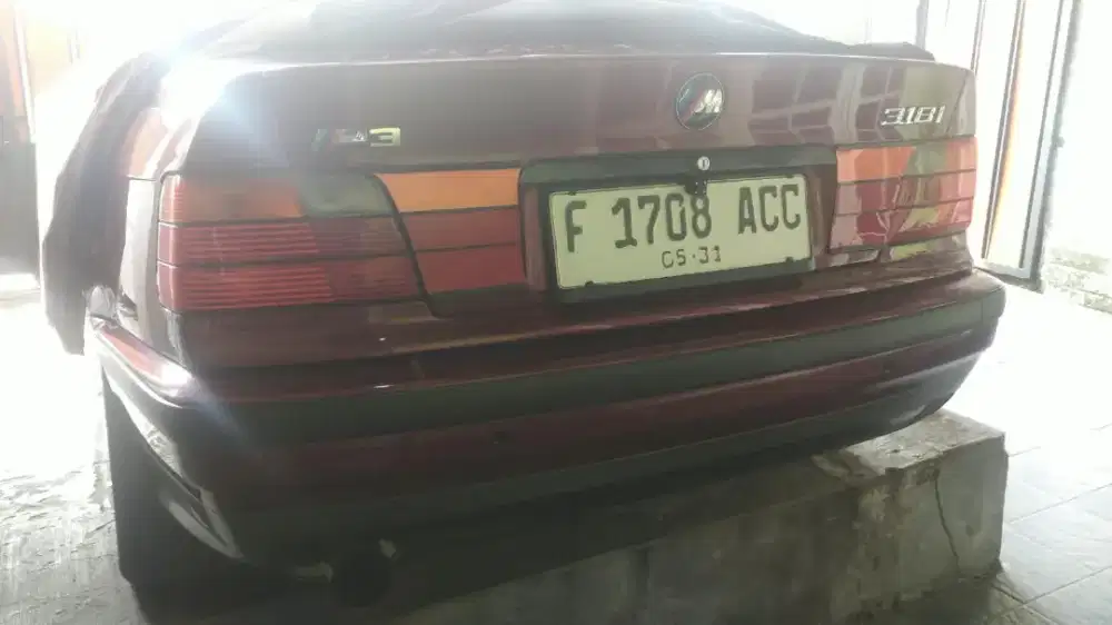 Jual cepet BMW E36 318i