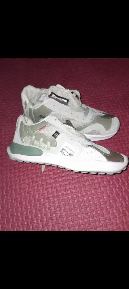 Jual sepatu baru