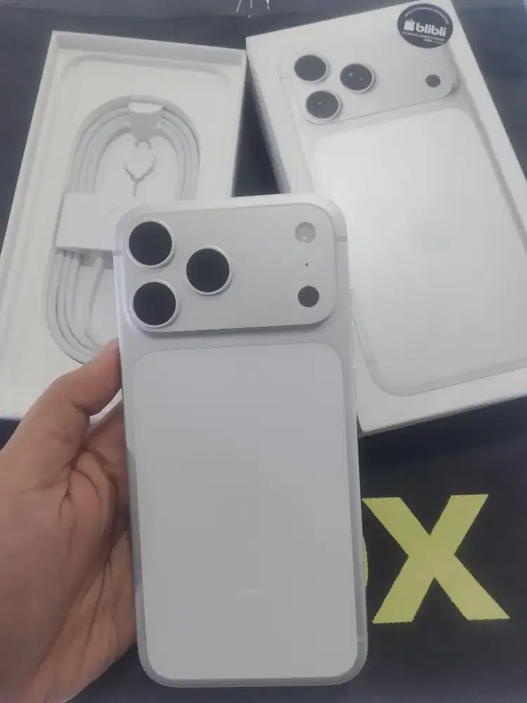 iPhone 17 pm 256 ibox