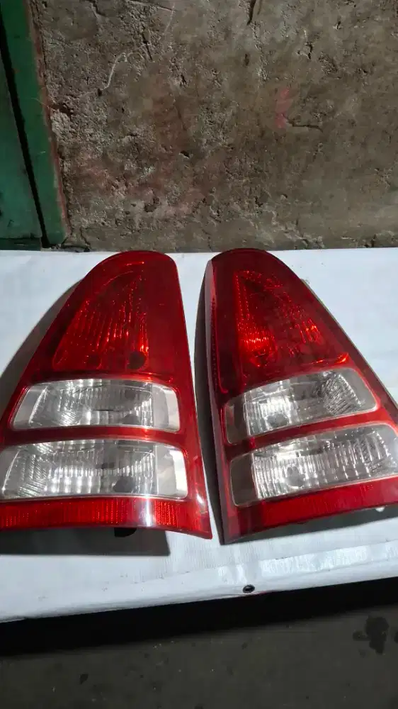 Lampu belakang inova original