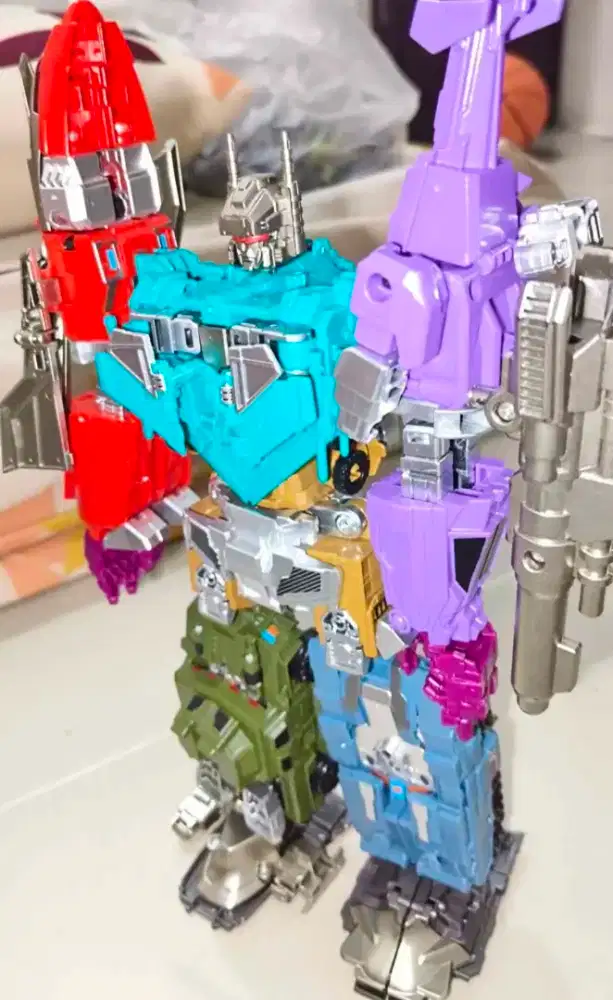 Deformation 7 series, bisa di gabung jadi robot raksasa