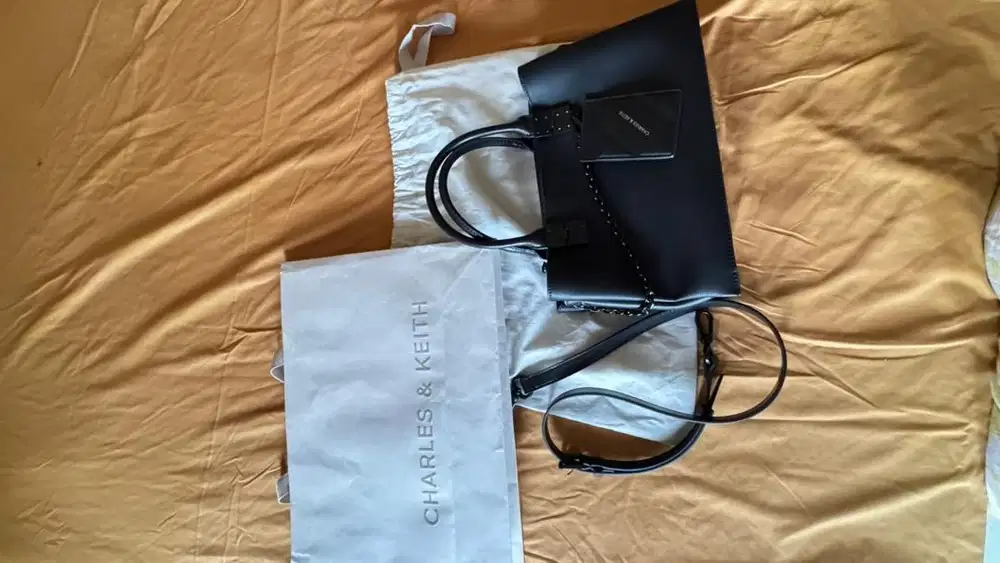 Tas charles & keith