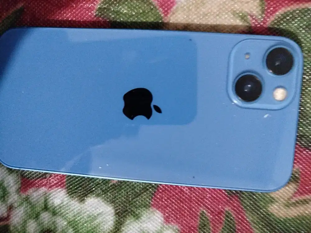 iPhone inter warna biru lecet pemakaian