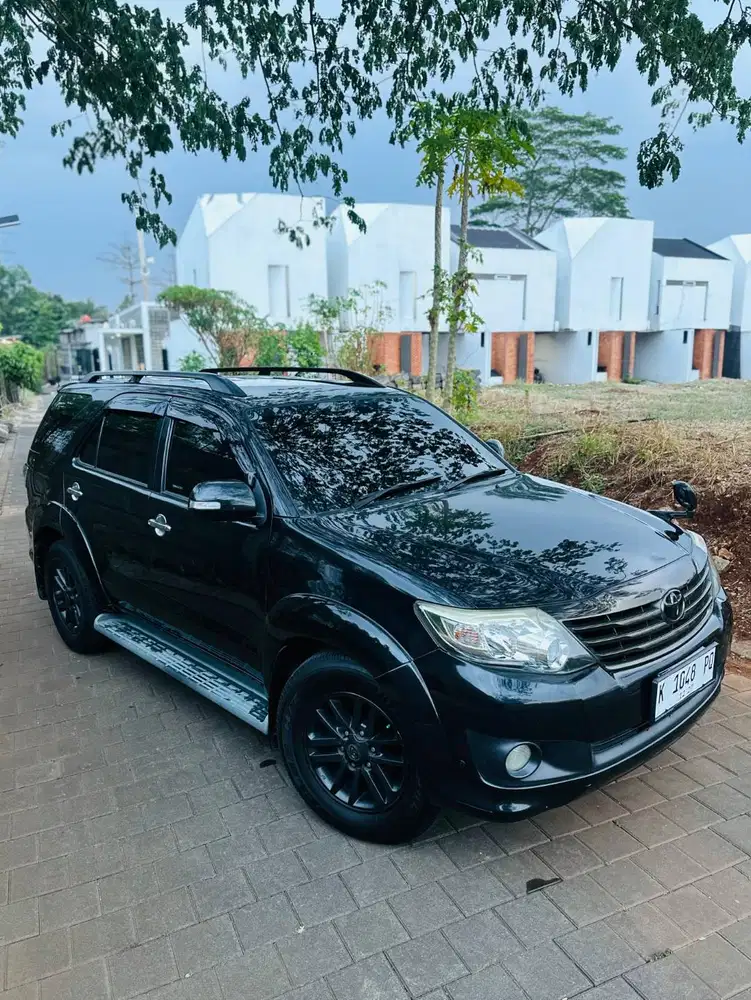 FORTUNER 2KD HITAM DIESEL 2.5 G ISTIMEWA