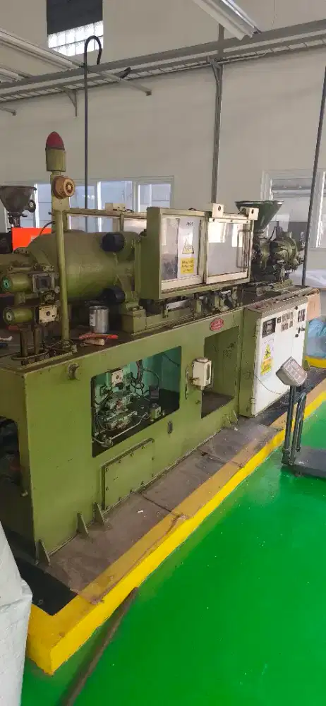 Mesin Injection plastik 75 TON merek NISSEI