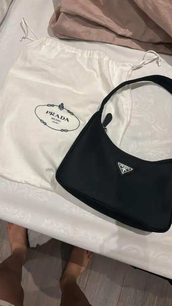 Dijual tas Prada re-edition 2000 mini -bag