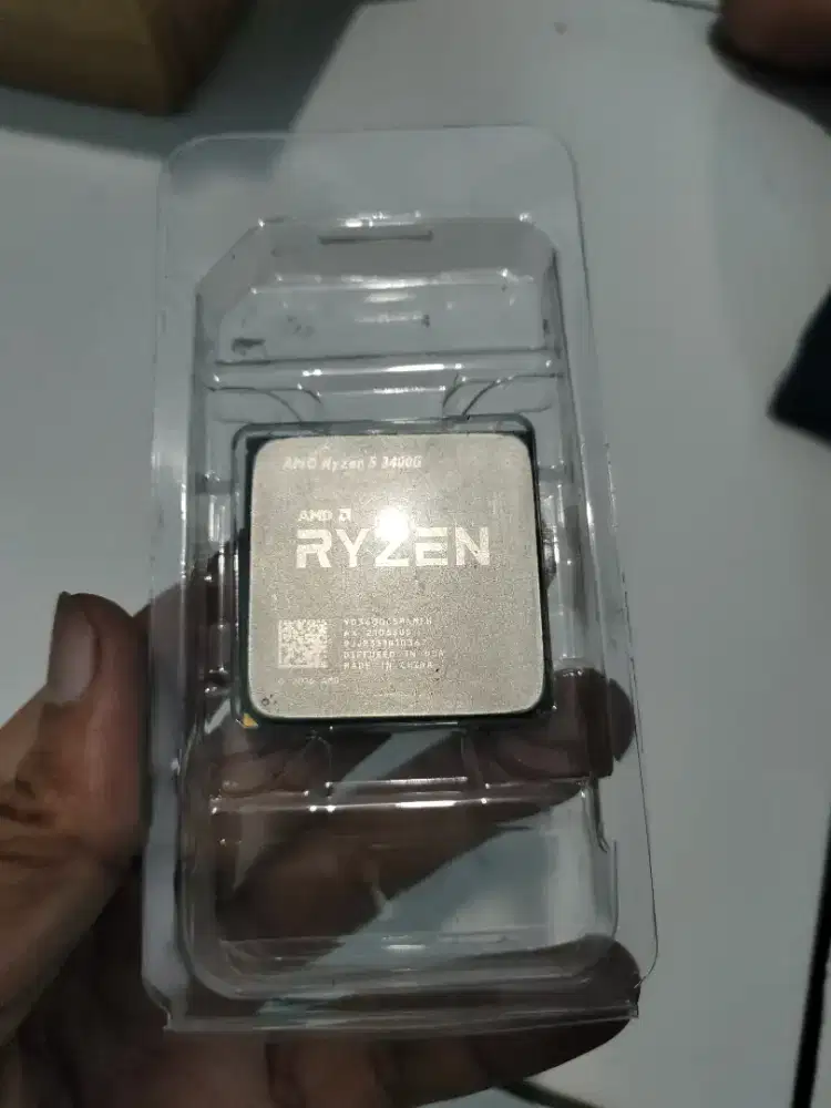 Processor AMD Ryzen 5 3400G Tray second