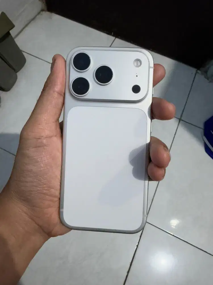 Dijual Iphone 17 Pro Silver 256 GB