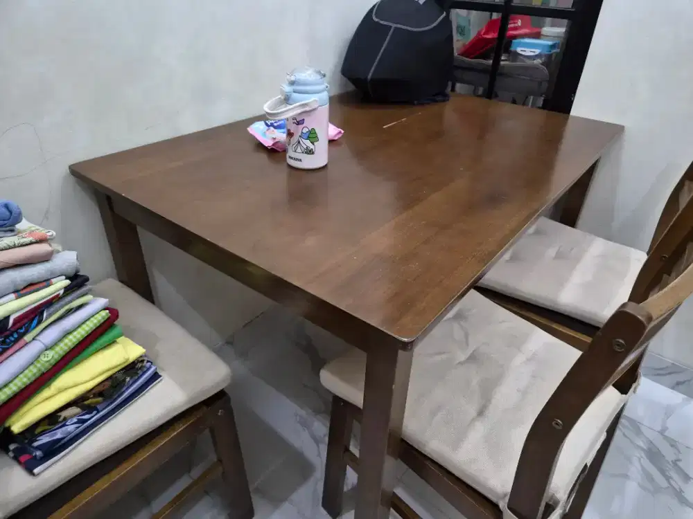 Meja Makan Set Informa
