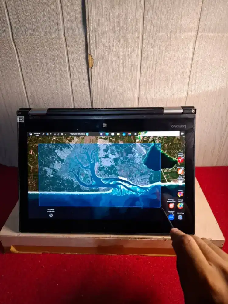 Lenovo Yoga 260 intel core i5-6200U gen 6 2.4 ghz (tablet+ stylus pen)