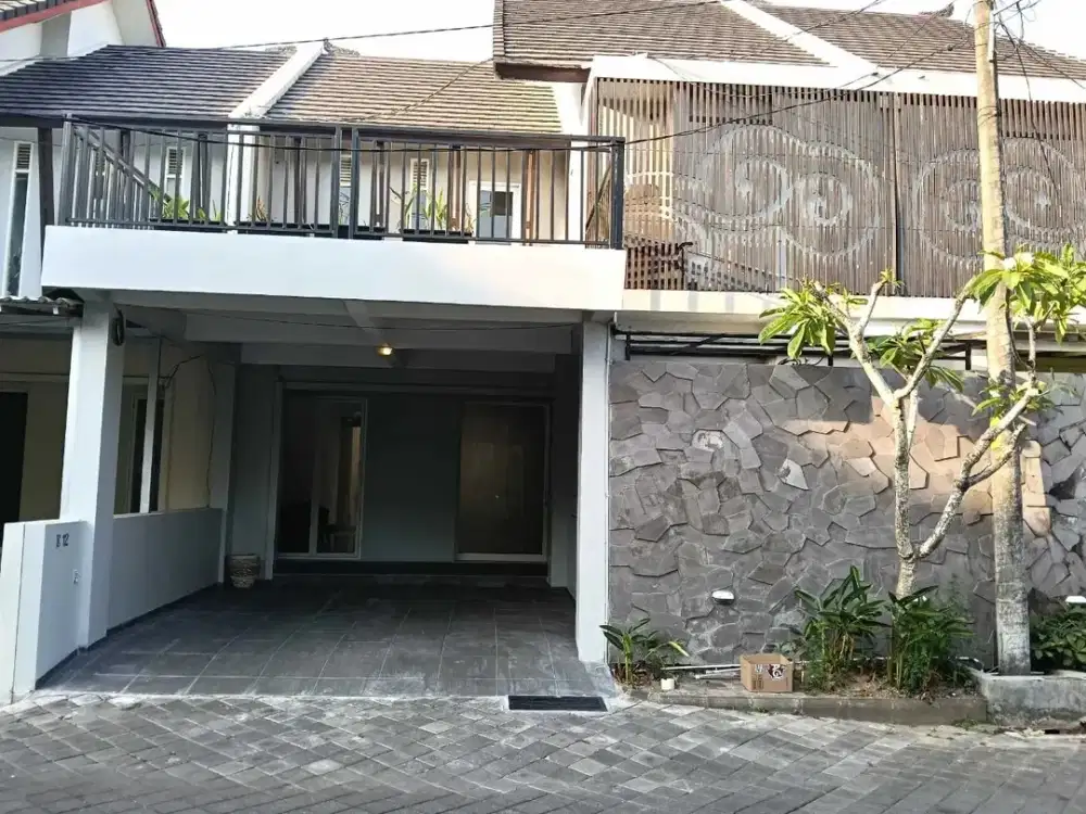 Rumah 2 Lantai 4 Kamar Tidur Fully Furnished di Sunset Road