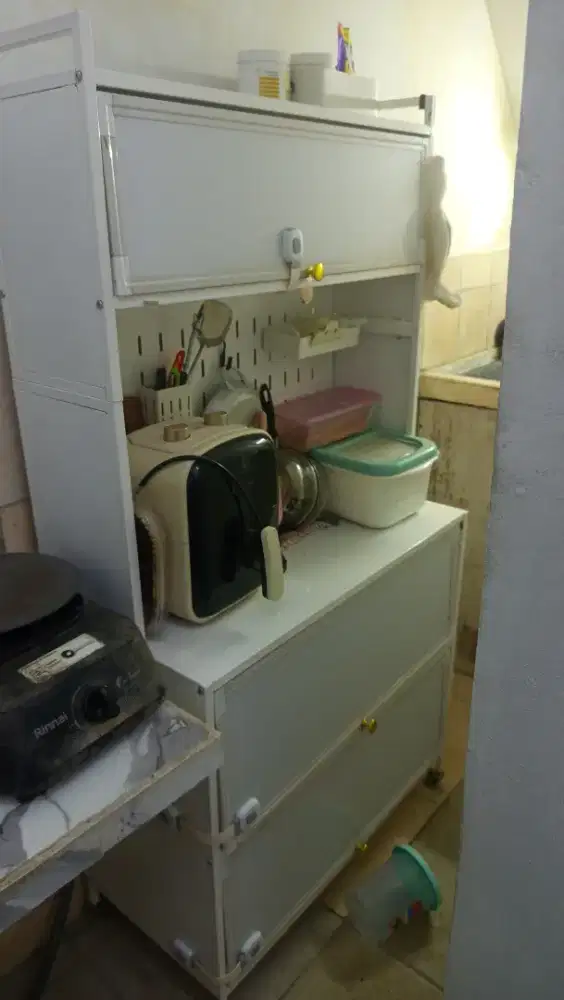 Lemari rak dapur