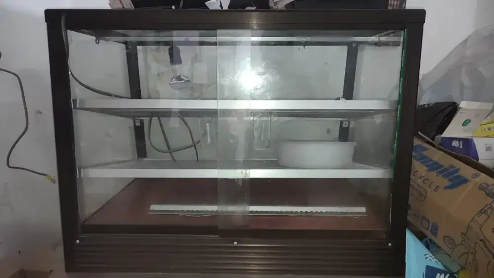 BU Etalase Aluminium Fried Chicken masih bagus