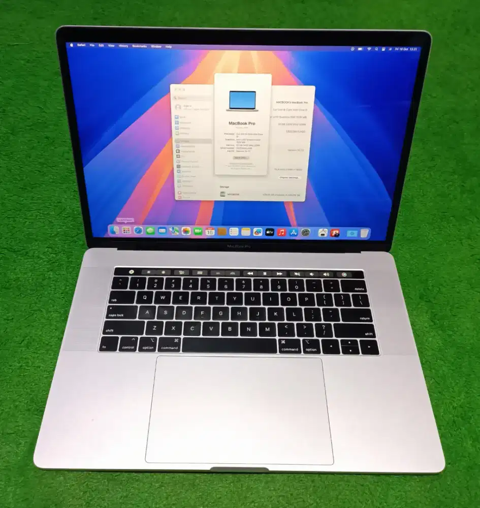 Macbook Pro 2019 15inch i9 32/512 Silver Touchbar Dual VGA Mulus Murah