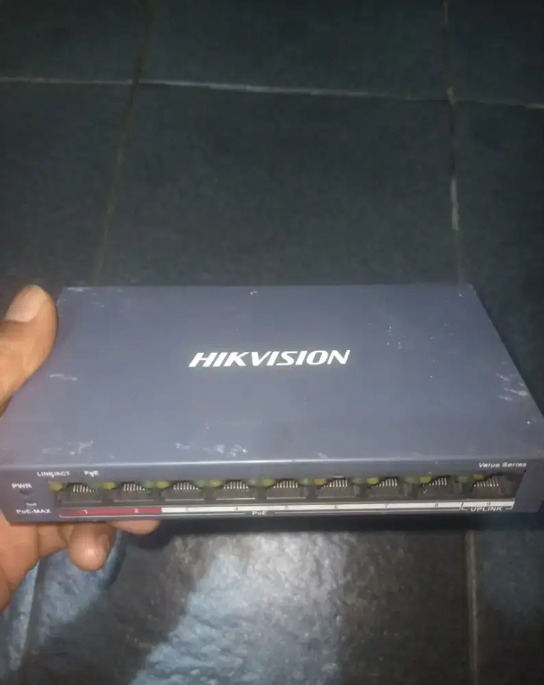 PoE Switch 8 Port Hikvision DS-3E0109P-E/M