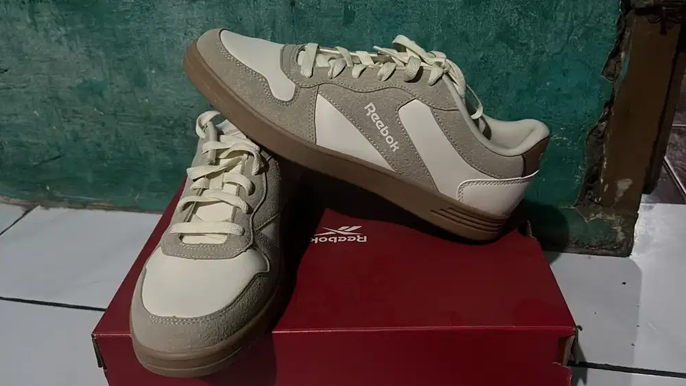 Sepatu rebook baru