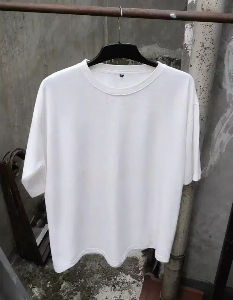 Kaos Putih Oversize