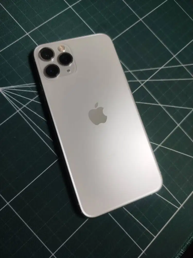 Dijual iPhone 11 Pro 256 GB Bea Cukai di Kediri Nego