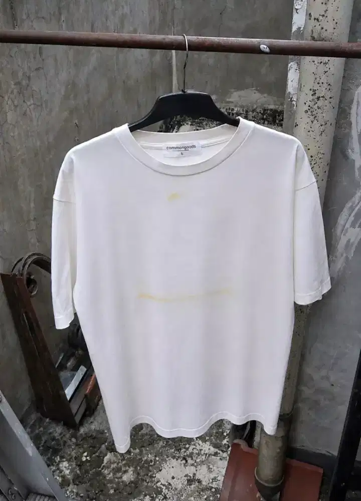 Kaos Putih Oversize Commongoods