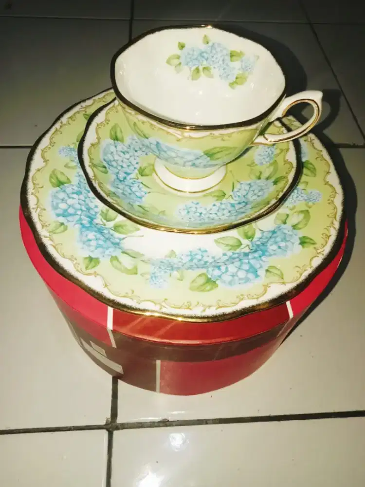 Cangkir vintage New