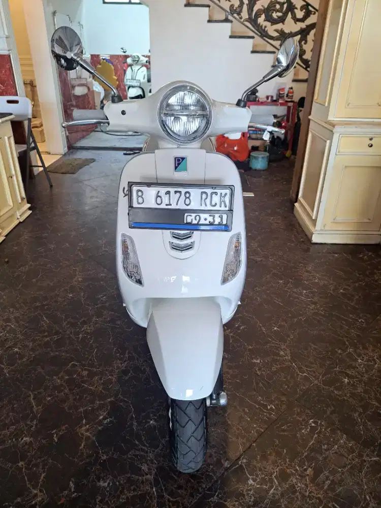 DIJUAL CEPAT VESPA LX150CC FACELIT TH 2025 KM.60 PERAK KAYA BARU BOSKU