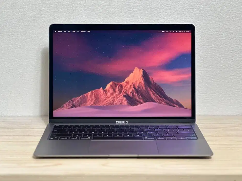 MACBOOK AIR 2020 A2179 – INTEL GENERASI KE-10 – DESAIN PREMIUM