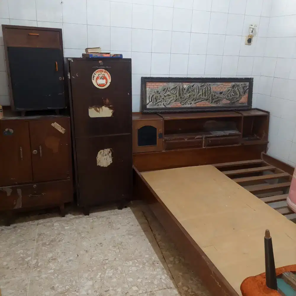 Dipan Kasur dan Lemari Jati