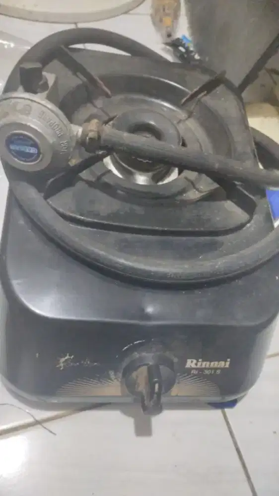 Kompor 1 tungku. Rinai sudah termasuk selang Regulator