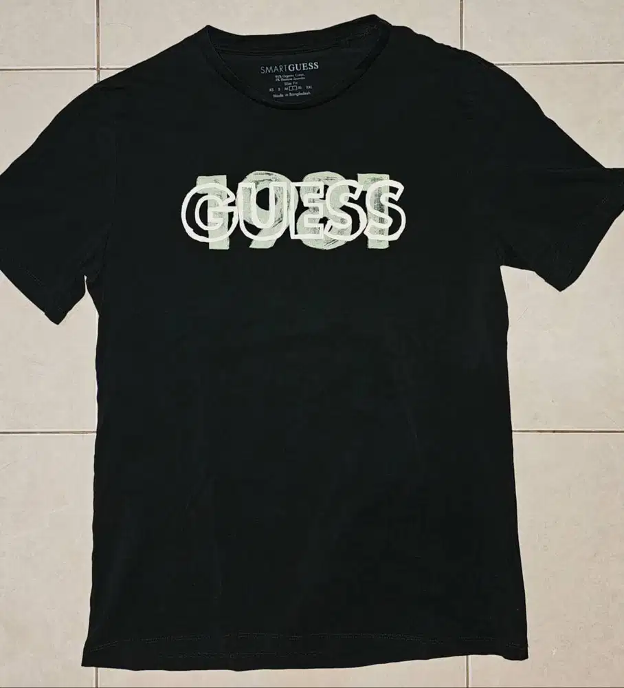 Preloved Kaos Pria GUESS Original (Size L - Slim Fit) + BONUS Kaos