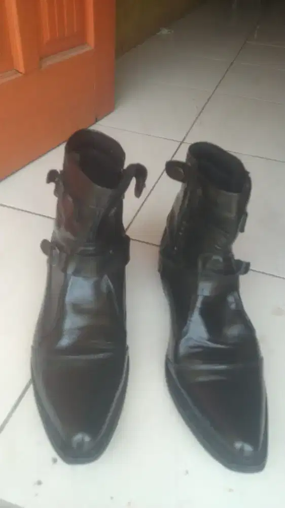 Sepatu masih bagus terawat.no 43