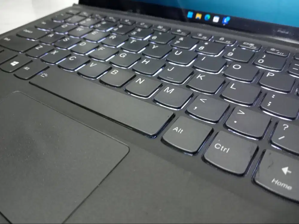 LENOVO IDEAPAD MIIX 520 – SSD 256GB – LAYAR FULL HD IPS – TOUCHSCREEN