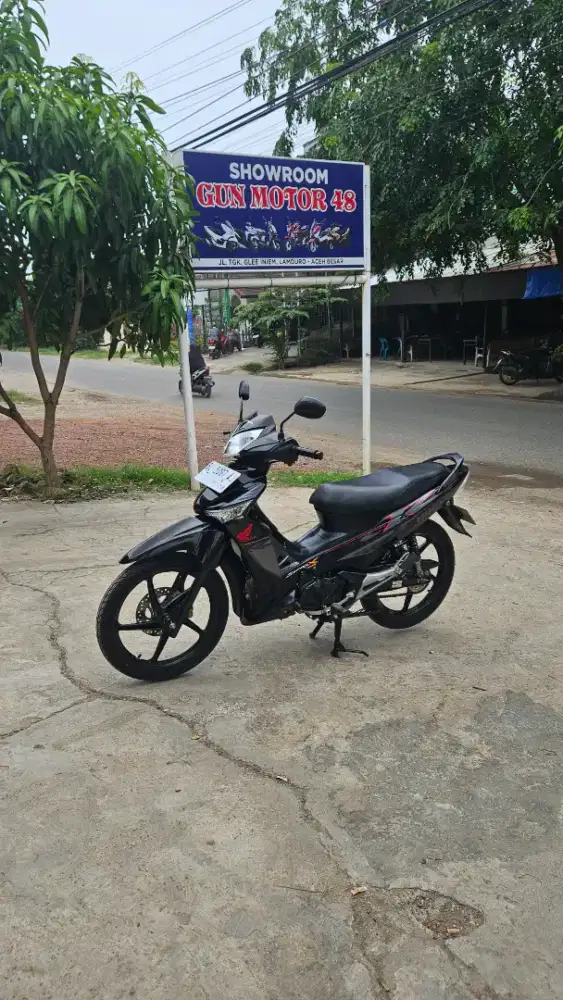 Di jual hojda supra x 125 tahun 2008