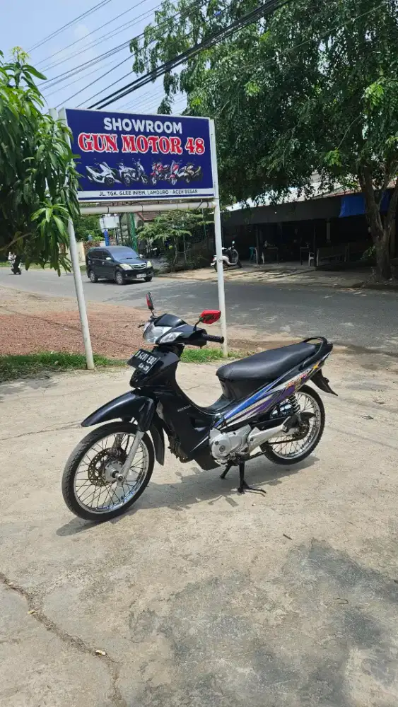 Di jual honda karisma tahun 2006