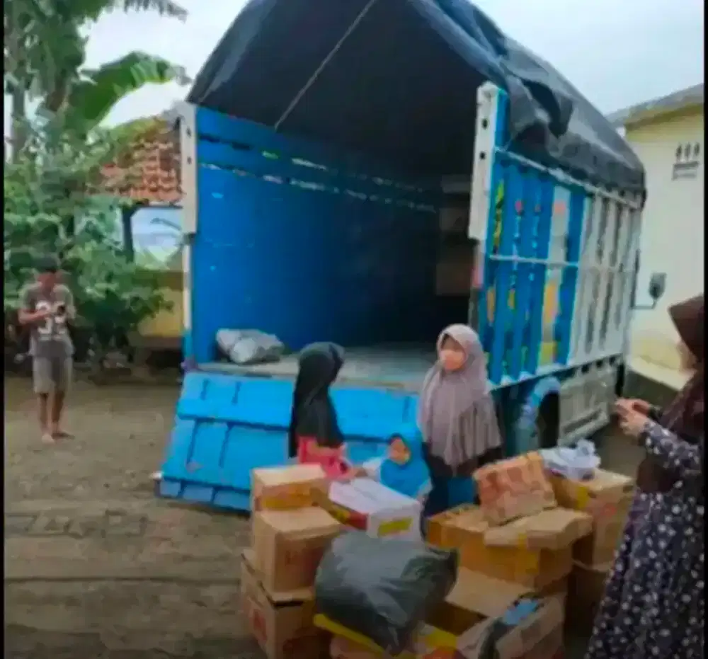 Kami melayani jasa angkutan barang pindahan rumah kos kantor dll