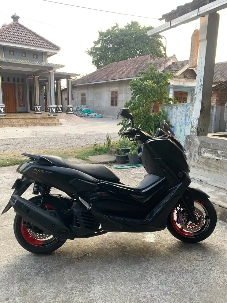 Nmax old 2018 hitam