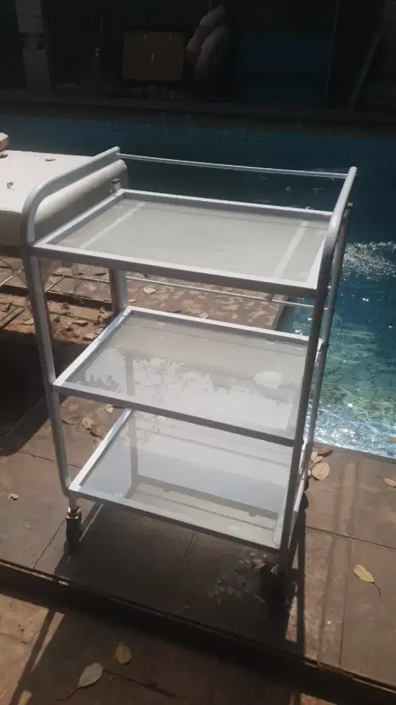 Trolly Facial Untuk Salon Klinik Kecantikan Good Condition