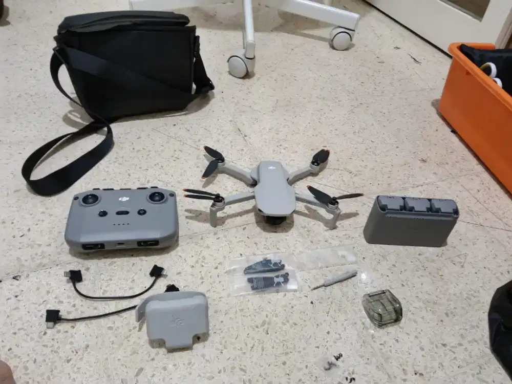 Dijual Cepat / BU:  Drone DJI Mini 4K Fly More Combo Fullset Original.