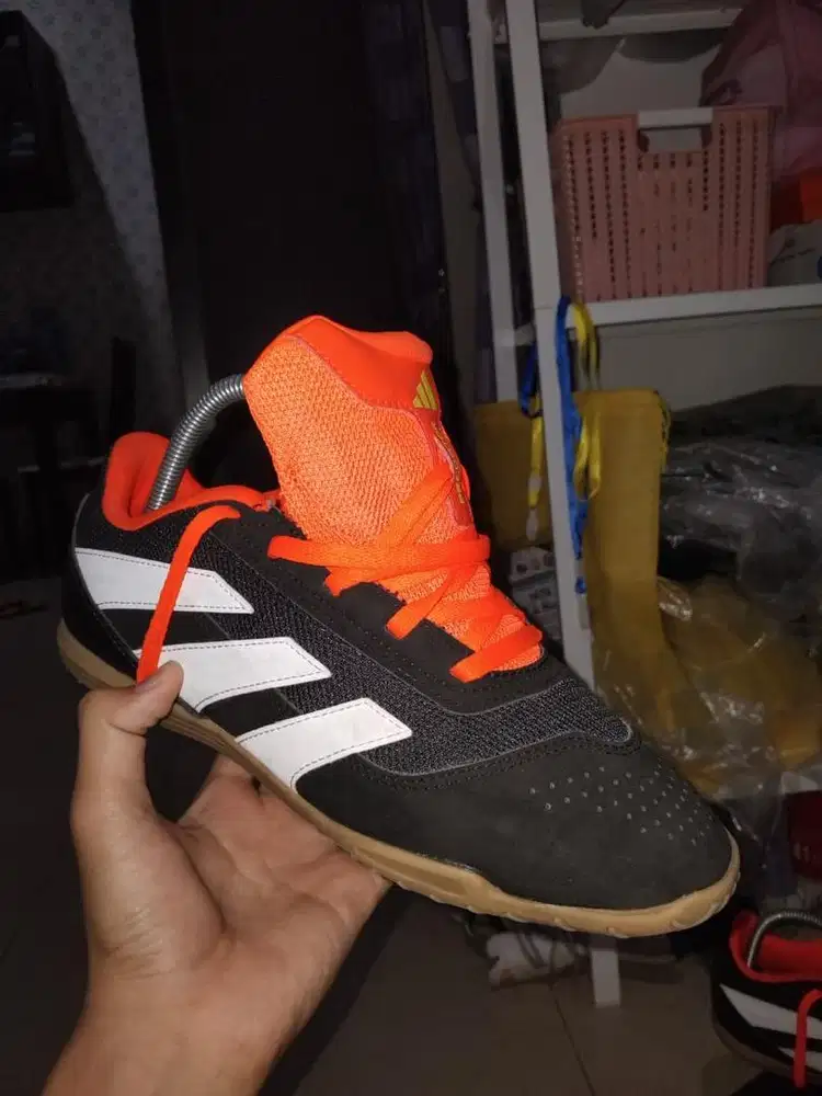 Sepatu futsal adidas Predator