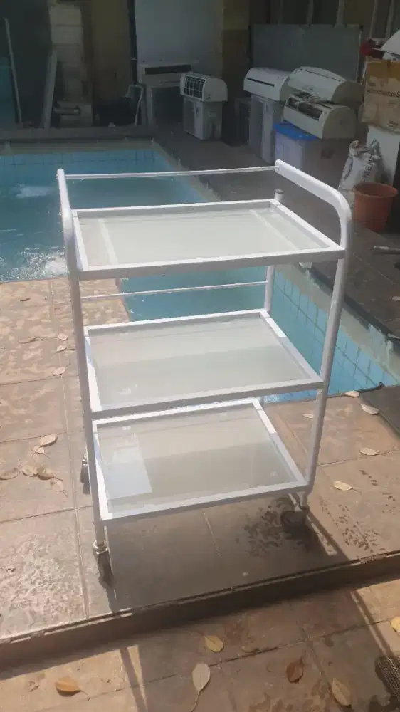 Trolly Salon Klinik Kecantikan Nice Condition