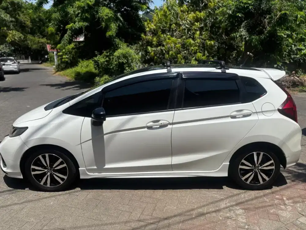 Honda Jazz RS 2017 ( Facelift) Matic (AT)
