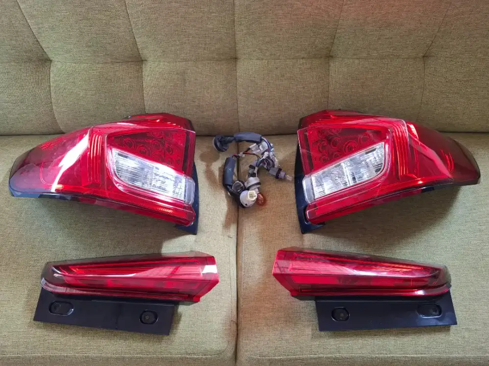 Stoplamp ertiga GL 2019 up original