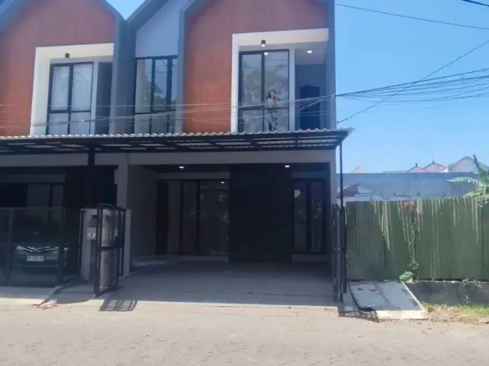 Rumah Strategis dekat dengan jalan utama dan raya manyar ke tengah kota dekat di manyar tirtoyoso