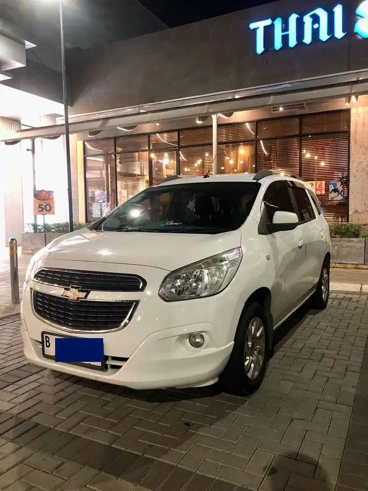 Chevrolet Spin LTZ 1.5 AT 2013 Putih siap pakai