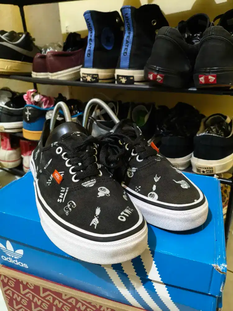 Sepatu vans authentic otw