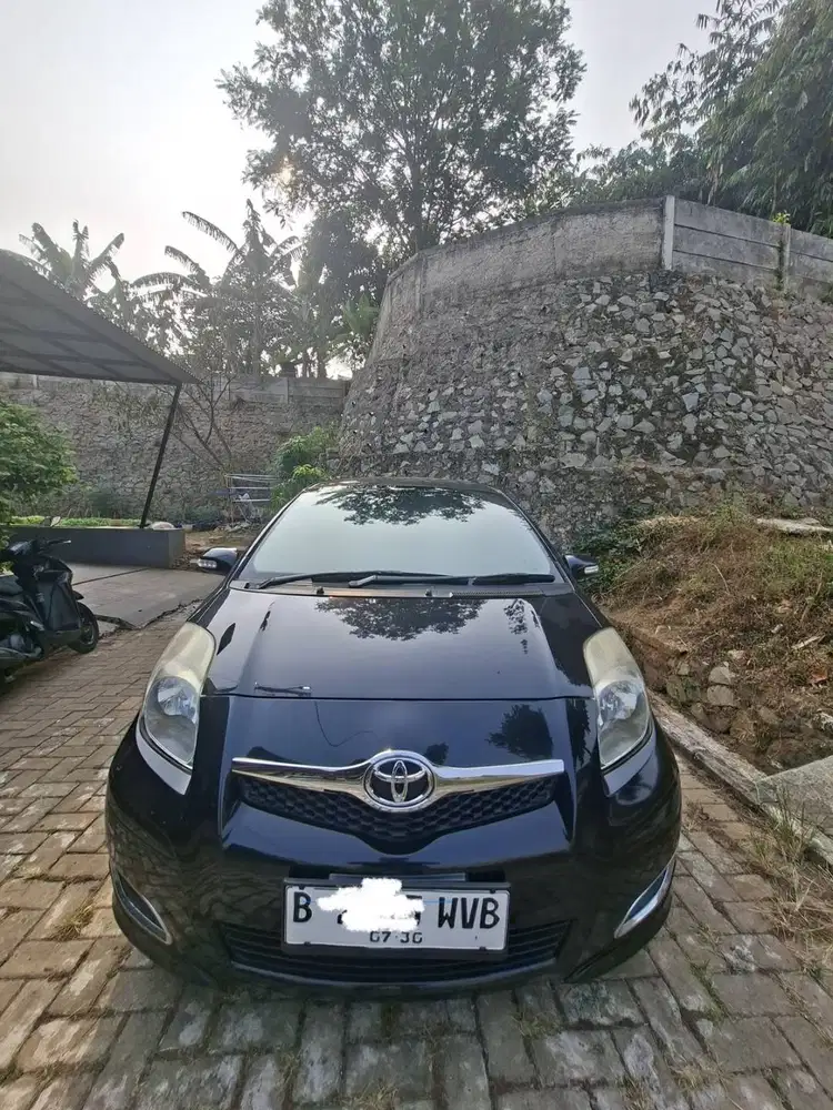 Yaris 2011 E MT