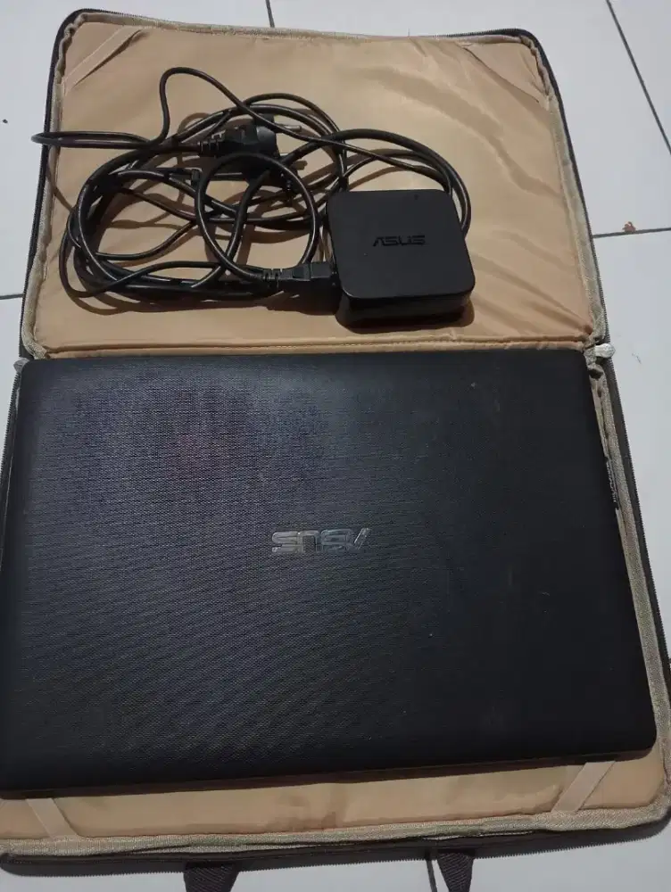 Laptop asus x452E