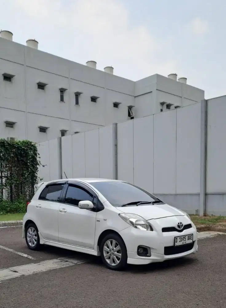 KM 78 RIBU !! TOYOTA YARIS E MATIC-AT 2012