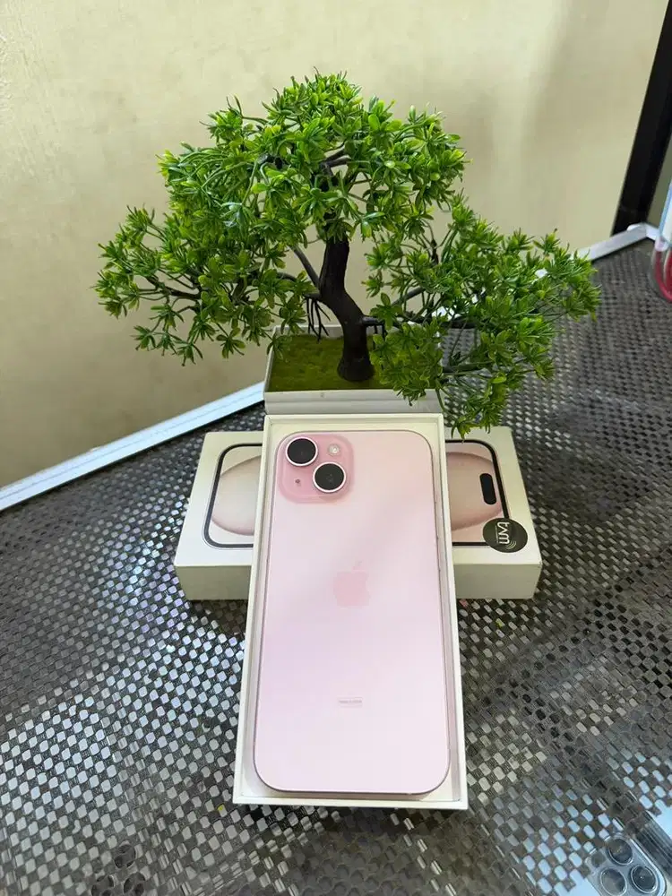 iPhone 15 128Gb Pink Garansi resmi iBox
